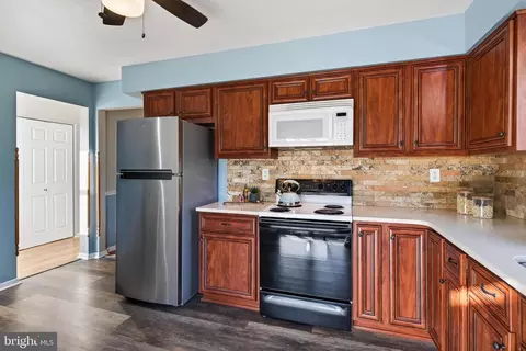 Kitchen - 214 Bridge Rd, Ogden, PA 19061 photo 2 of 3