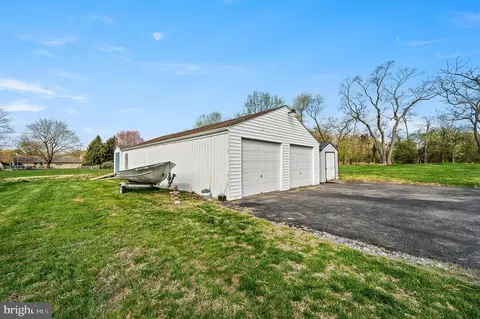 Exterior - 5946 Chichester Ave, Aston, PA 19014 photo 5 of 6