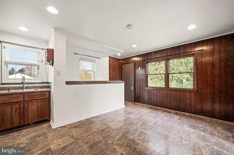 Entry Way - 5946 Chichester Ave, Aston, PA 19014 photo 2 of 2