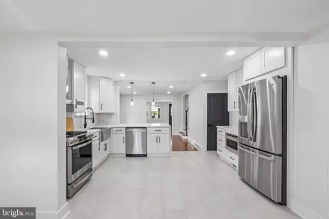 Entry Way - 114 Conestoga Rd, Wayne, PA 19087 photo 8 of 22