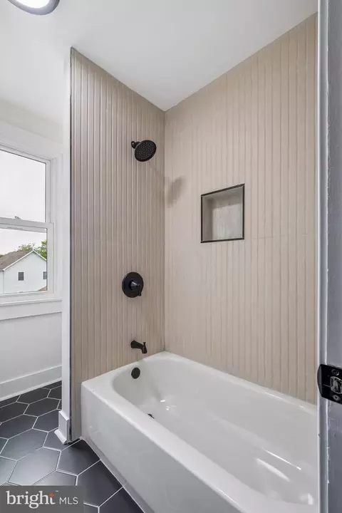 Bath - 114 Conestoga Rd, Wayne, PA 19087 photo 2 of 5