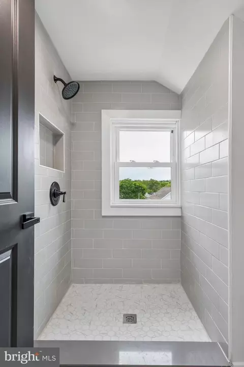 Bath - 114 Conestoga Rd, Wayne, PA 19087 photo 4 of 5