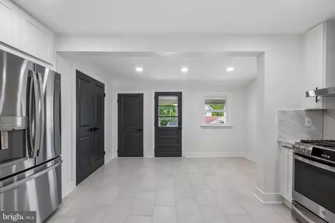 Entry Way - 114 Conestoga Rd, Wayne, PA 19087 photo 10 of 22