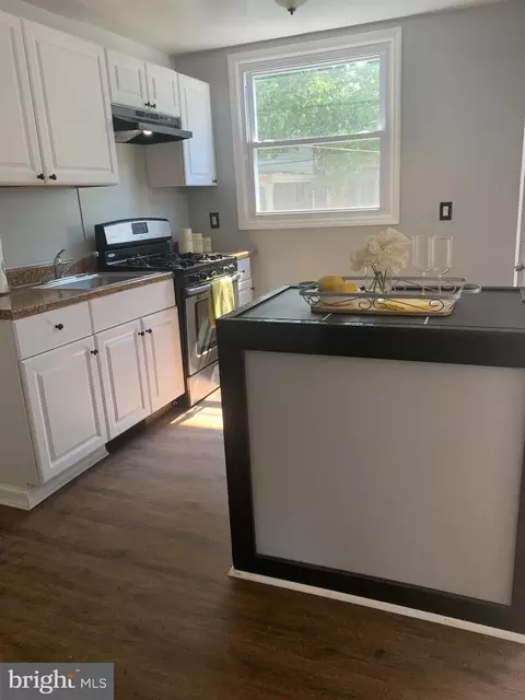 Kitchen - 428 Croyden Rd, Darby, PA 19082 photo 1 of 1