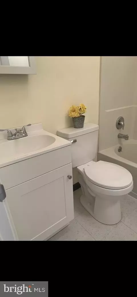 Bath - 428 Croyden Rd, Darby, PA 19082 photo 1 of 1