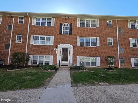 Exterior - 806 South Ave #E9, Secane, PA 19018 photo 1 of 1