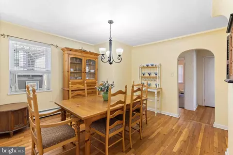 Dining - 1001 Primos Ave, Secane, PA 19018 photo 1 of 2