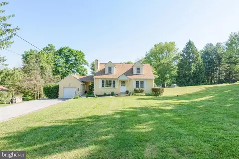 5 Bonnie Ln, Cheyney, PA 19319