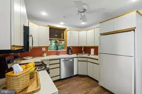 Kitchen - 77 Ruby Rd, Chadds Ford, PA 19317 photo 2 of 2