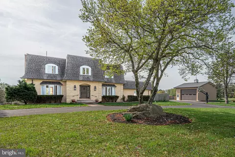 1530 Heather Hills Ln, Glen Mills, PA 19342