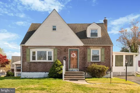 716 Brooke Cir, Morton, PA 19070