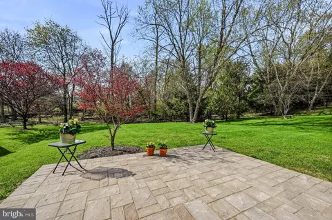 Exterior - 8 Irwin Dr, Ogden, PA 19061 photo 6 of 6