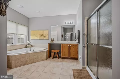 Bath - 8 Irwin Dr, Ogden, PA 19061 photo 2 of 3