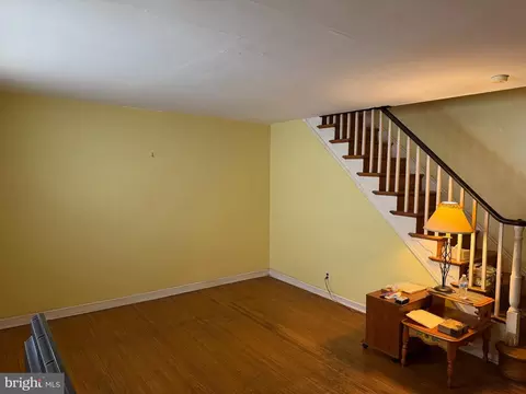Living - 225 Wingate Rd, Darby, PA 19082 photo 1 of 3