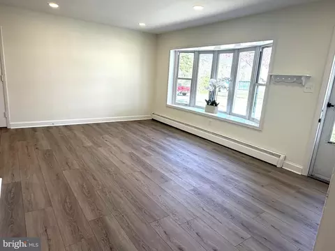 Living - 2840 3rd Ave, Boothwyn, PA 19061 photo 2 of 2