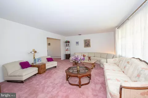 Living - 1000 Beech Rd, Wallingford, PA 19086 photo 1 of 6