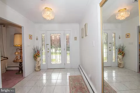 Entry Way - 1000 Beech Rd, Wallingford, PA 19086 photo 1 of 10