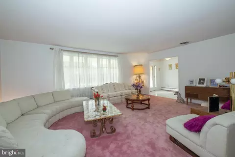 Living - 1000 Beech Rd, Wallingford, PA 19086 photo 2 of 6