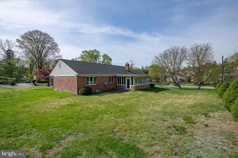 Exterior - 1000 Beech Rd, Wallingford, PA 19086 photo 9 of 13