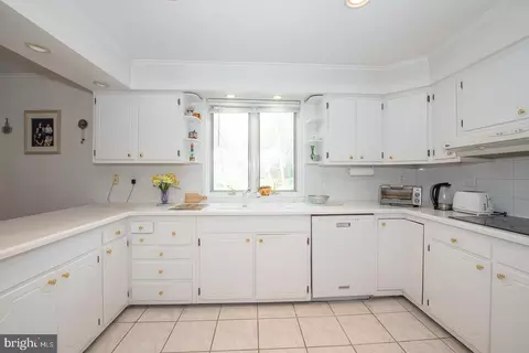 Kitchen - 1000 Beech Rd, Wallingford, PA 19086 photo 1 of 4