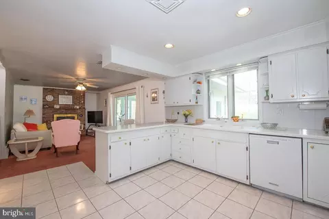Kitchen - 1000 Beech Rd, Wallingford, PA 19086 photo 3 of 4