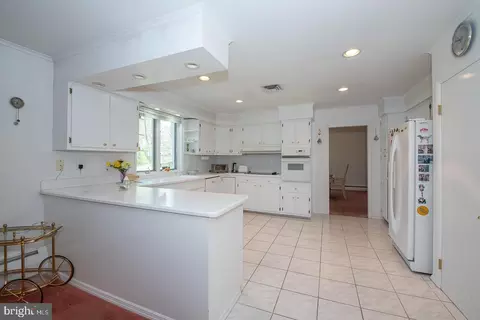 Kitchen - 1000 Beech Rd, Wallingford, PA 19086 photo 2 of 4