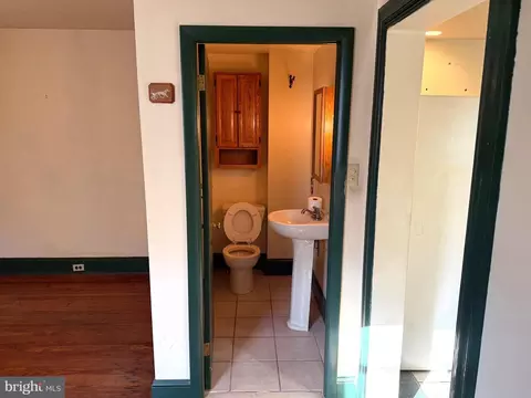 Entry Way - 256 N Aberdeen Ave, Wayne, PA 19087 photo 3 of 3