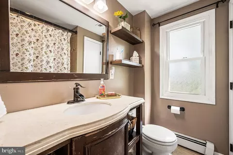 Bath - 33 Ruby Rd, Chadds Ford, PA 19317 photo 1 of 2