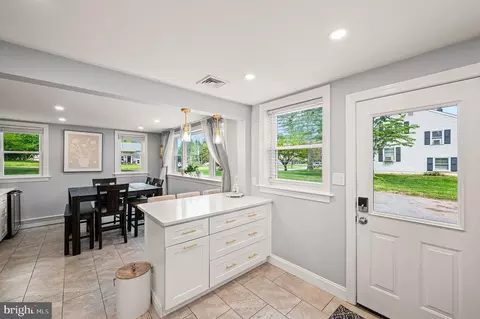 Entry Way - 33 Ruby Rd, Chadds Ford, PA 19317 photo 1 of 2