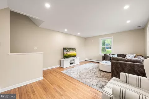 Living - 33 Ruby Rd, Chadds Ford, PA 19317 photo 1 of 1