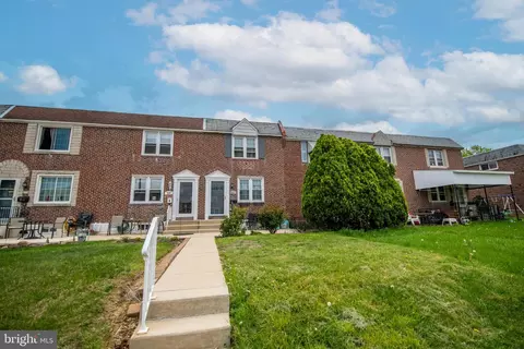 807 Oakwood Dr, Glenolden, PA 19036