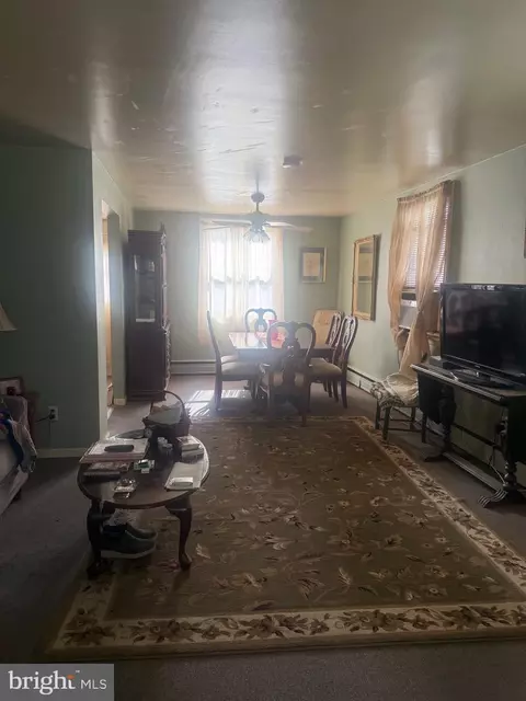 Entry Way - 5 Ardmore Ave, Darby, PA 19082 photo 4 of 6