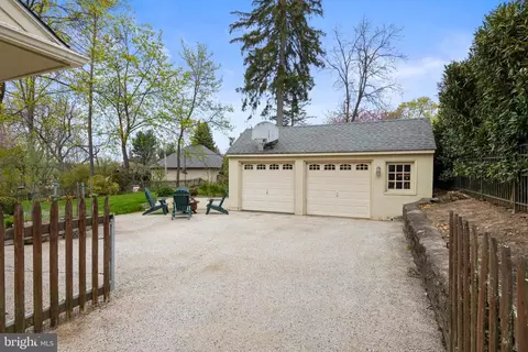 Exterior - 421 Saint Davids Rd, Wayne, PA 19087 photo 6 of 8