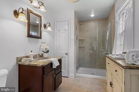 Bath - 421 Saint Davids Rd, Wayne, PA 19087 photo 1 of 2