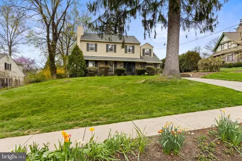 Exterior - 421 Saint Davids Rd, Wayne, PA 19087 photo 7 of 8