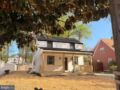 2323 Mole Rd, Secane, PA 19018