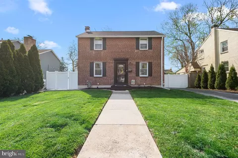 1022 Lamb Rd, Secane, PA 19018