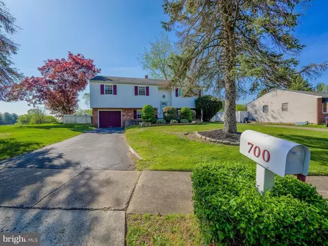 700 Cotton Ln, Chichester, PA 19014