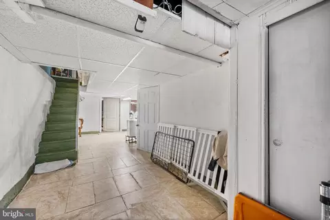 Entry Way - 205 Wembly Rd, Darby, PA 19082 photo 5 of 6