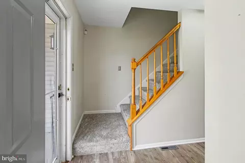 Entry Way - 4016 Washington Dr, Ogden, PA 19061 photo 2 of 3