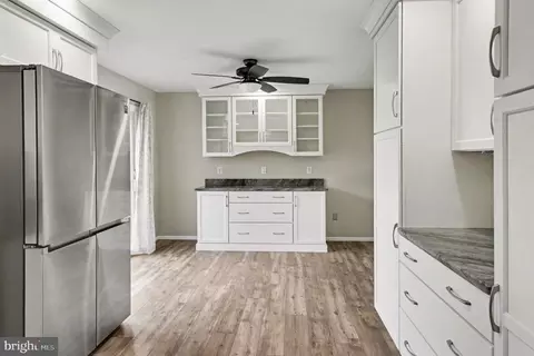 Kitchen - 4016 Washington Dr, Ogden, PA 19061 photo 3 of 4