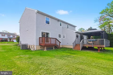 Exterior - 4016 Washington Dr, Ogden, PA 19061 photo 6 of 9