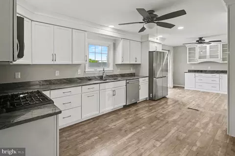 Kitchen - 4016 Washington Dr, Ogden, PA 19061 photo 1 of 4