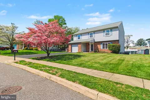 4016 Washington Dr, Ogden, PA 19061