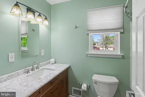 Bath - 4016 Washington Dr, Ogden, PA 19061 photo 1 of 3