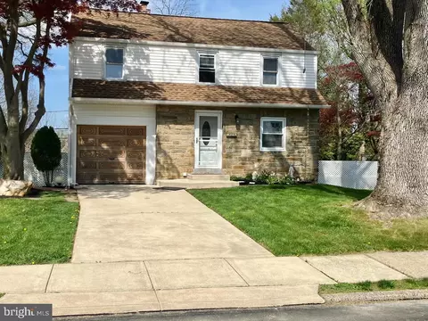 424 Holmes Rd, Morton, PA 19070