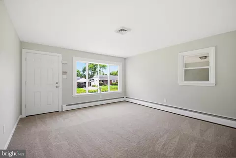 Living - 416 Dutton St, Chichester, PA 19014 photo 1 of 2