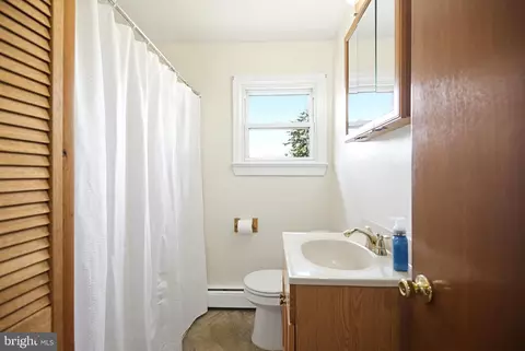 Bath - 416 Dutton St, Chichester, PA 19014 photo 1 of 2