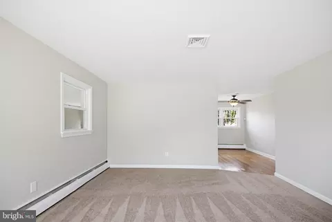 Living - 416 Dutton St, Chichester, PA 19014 photo 2 of 2
