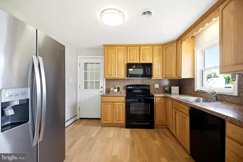 Kitchen - 416 Dutton St, Chichester, PA 19014 photo 1 of 2